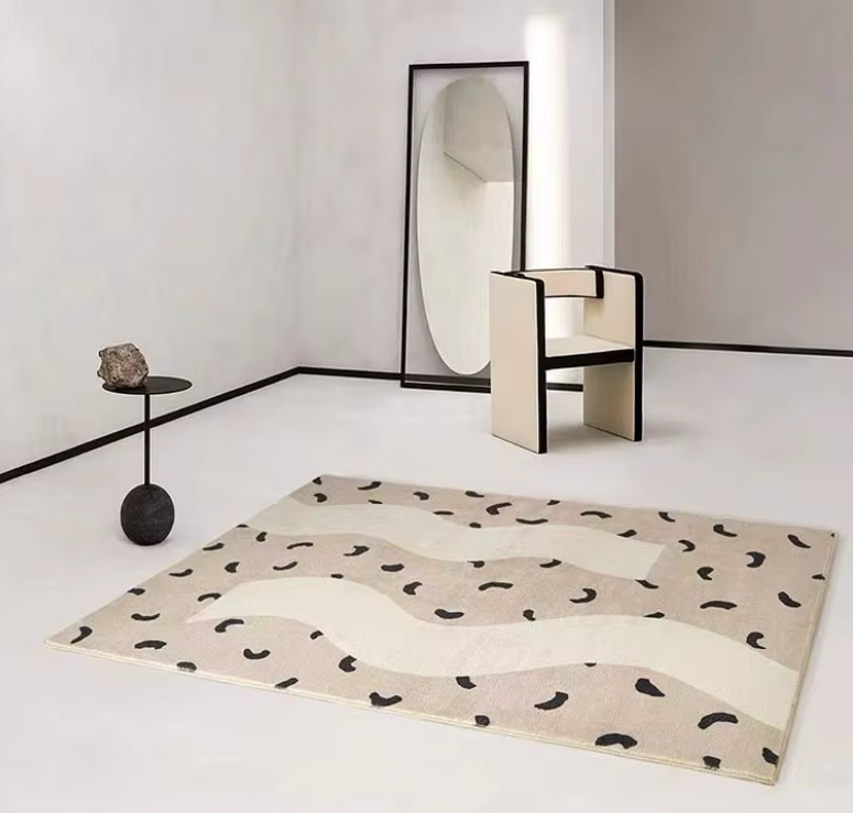 Design Tapijt met Zwarte Abstracte Print – Luxe Woonkamer Vloerkleed met Organische Golfpatronen