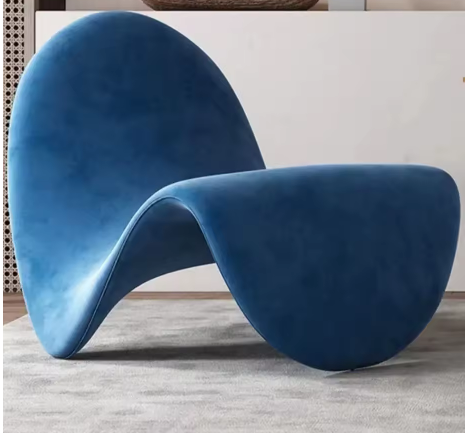 Sculpturaal meubelstuk dat als kunstobject fungeert in elk interieur.