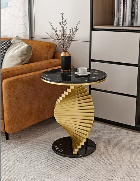 Luxe Bijzettafel met Wit of zwart Marmer en Goudkleurige Spiraalbasis Italiaans Design