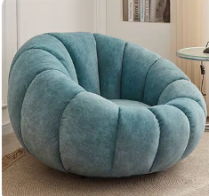 Home Fauteuil in blauw – comfortabele stoel met een schattig pompoenvormontwerp, perfect voor een kalme en frisse uitstraling in je interieur.