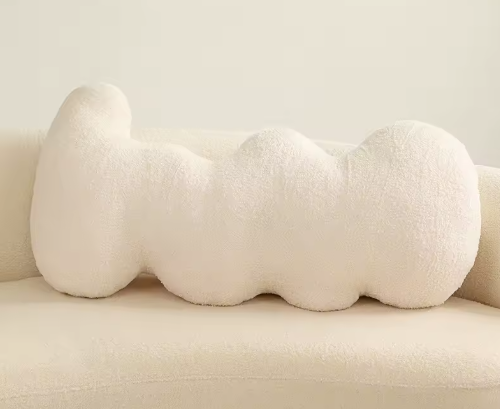 Cloud Curve Designkussen – 93X46cm Sculpturaal Bouclé Sierkussen in Crème | Luxe Organische Woondecoratie