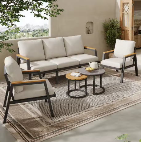 Outdoor Luxury: De Opkomst van Designmeubels voor Buitenruimtes