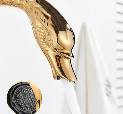 Gouden Waterval Wastafelkraan – Luxe Design met Warm/Koud Mengfunctie