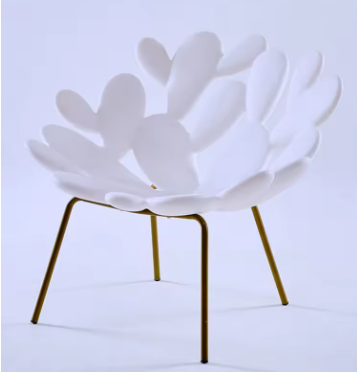 Cactus Petal Designer Lounge Chair in wit – moderne, stijlvolle stoel met bloembladontwerp, perfect voor een minimalistisch en luxe interieur in Scandinavische of Marokkaanse stijl.
