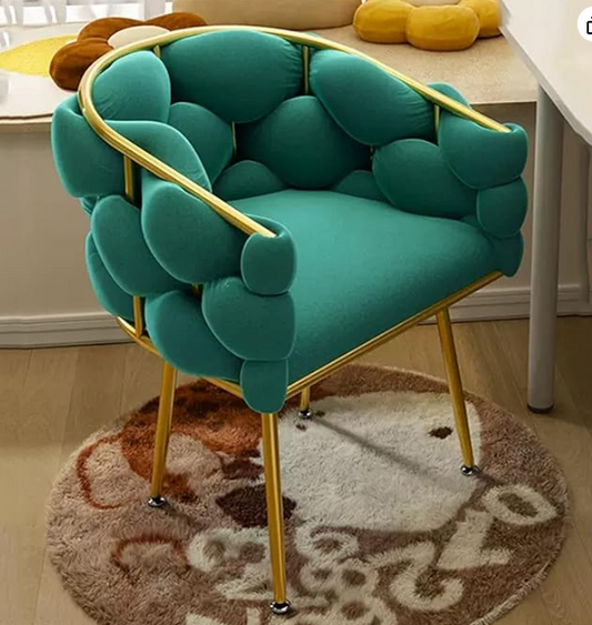 Luxe Design Fauteuil – Fluffy Velvet Stoel met Gouden Accenten | Elegant & Comfortabel