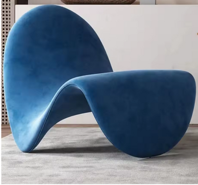 Sculpturaal meubelstuk dat als kunstobject fungeert in elk interieur.
