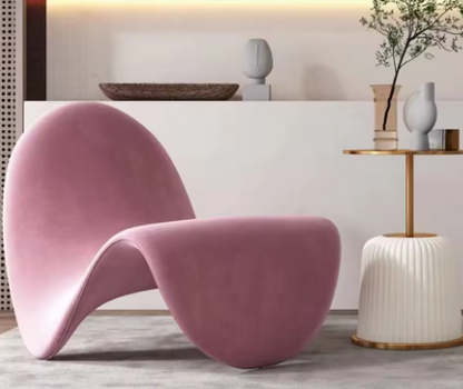 Luxe fauteuil voor stijlvolle lounges in moderne interieurs.