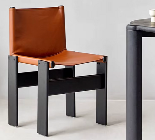 Chaise de salle à manger japonaise rétro en bois massif et cuir ciré à l'huile – Chaise moine design