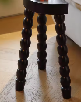 Luxe Houten Bijzettafel met Sculpturale Pootjes – Verkrijgbaar in Meerdere Houtkleuren