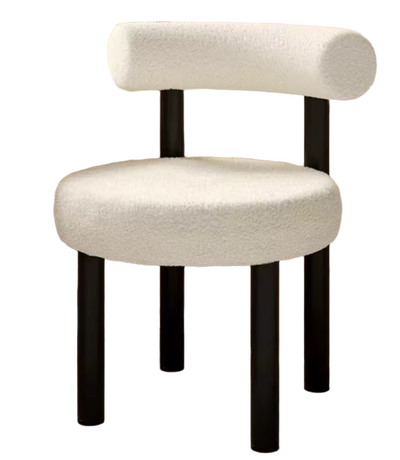 Set van 2 Moderne Bouclé Designstoelen – Minimalistische Lamswol Eetkamerstoelen met Zwarte Poten en Halfronde Rugleuning