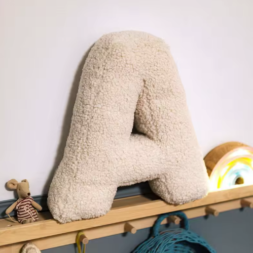 Luxe Lamswollen ABC Letterkussen – Zachte Alfabet Kussens | Babykamer & Cadeau Idee