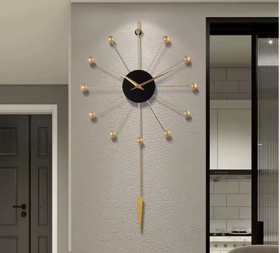Horloge murale design dorée et noire – Horloge en métal de luxe 53 x 96,9 cm pour intérieurs modernes