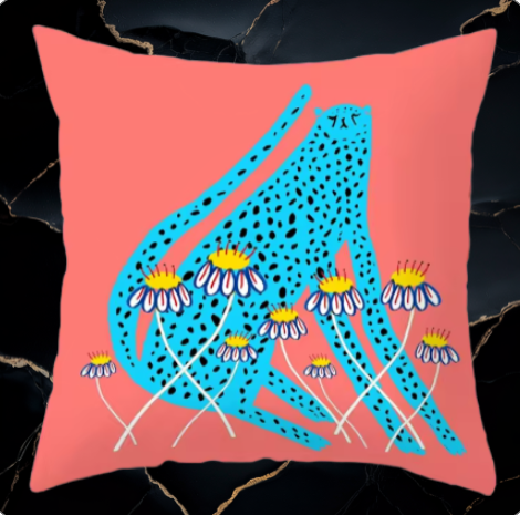 Modern luipaardontwerp op Azure Panther kussensloop – verfijnde illustratie die kunst en luxe combineert voor een eigentijdse woonruimte.