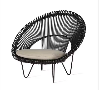 Round Rattan Lounge Chair with Side Table – Boho Design Chair on Black Metal Legs 105X86X93